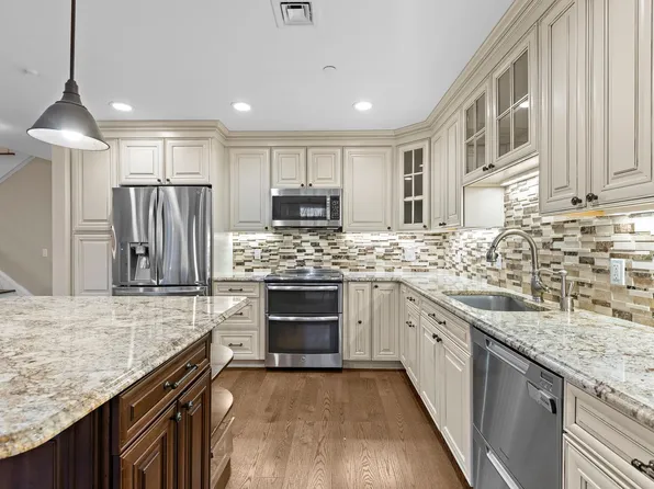 208 Shearwater Ct West image 8 of 44