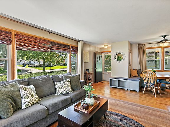 5th image of 735 Ellwood Ave