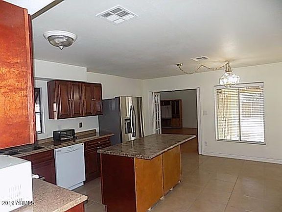 3rd image of 2525 E Corrine Dr