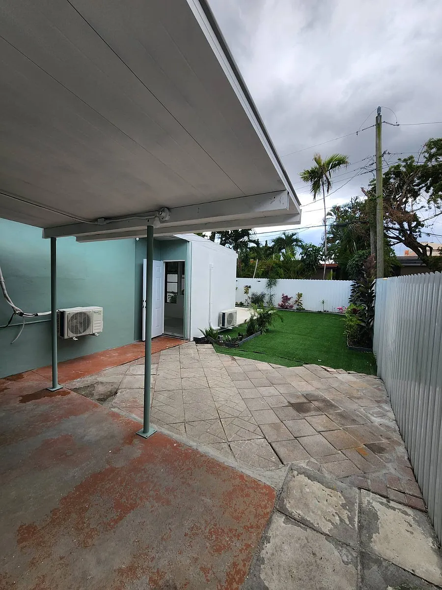 Building Photo - 4100 NW 5th St #2