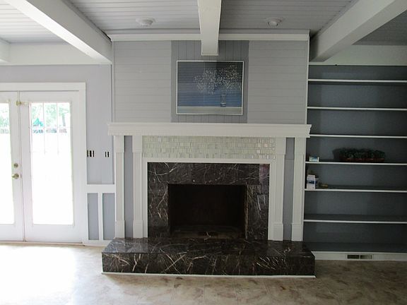 3rd image of 1229 Lois Ln
