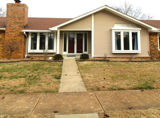 736 Henry Ave, Ballwin, MO 63011