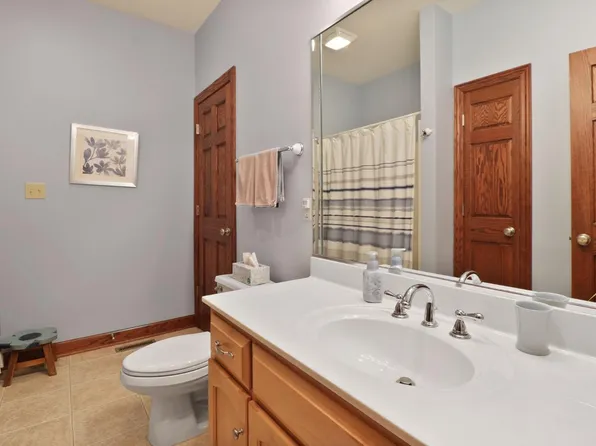 9720 Genevieve Dr, Saint John, IN 46373