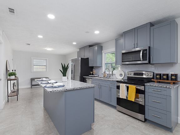 4th image of 7869 Jolliet Dr
