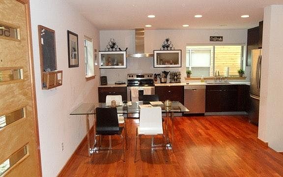 Kitchen Dining Area
