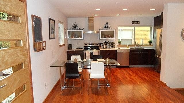 Kitchen Dining Area
