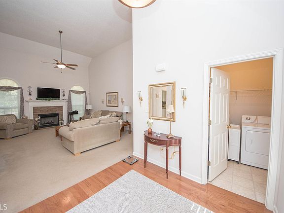 4th image of 290 Freeman Forest Dr