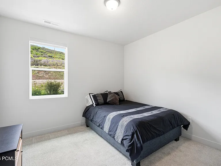 519 W Ascent Dr — Photo 27