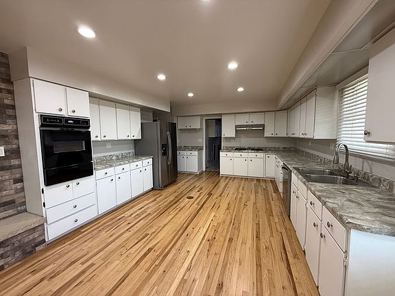5th image of 5835 W 10th Ave