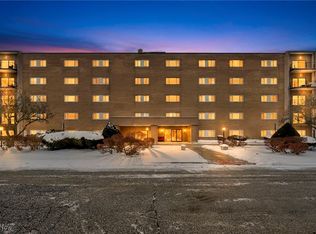 20333 Detroit Rd APT 406, Rocky River, OH 44116