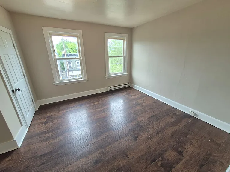 215 Elm St — Photo 6