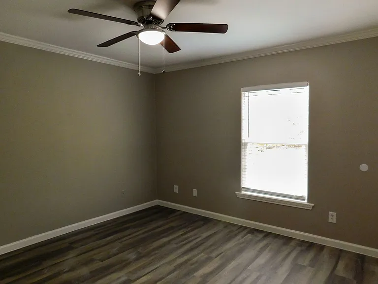 152 Varsity Dr — Photo 25