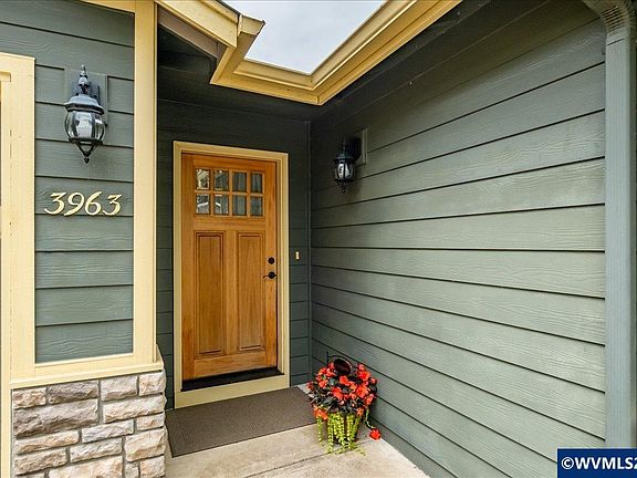 2nd image of 3963 Jesslyn Ct SE