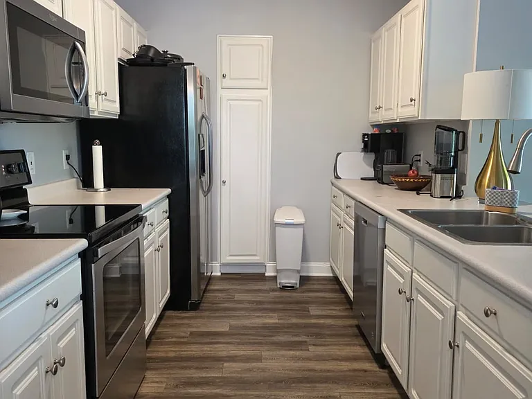 1415 Providence Blvd — Photo 5