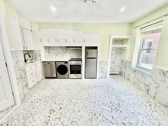4th image of 10 Harris St APT 1