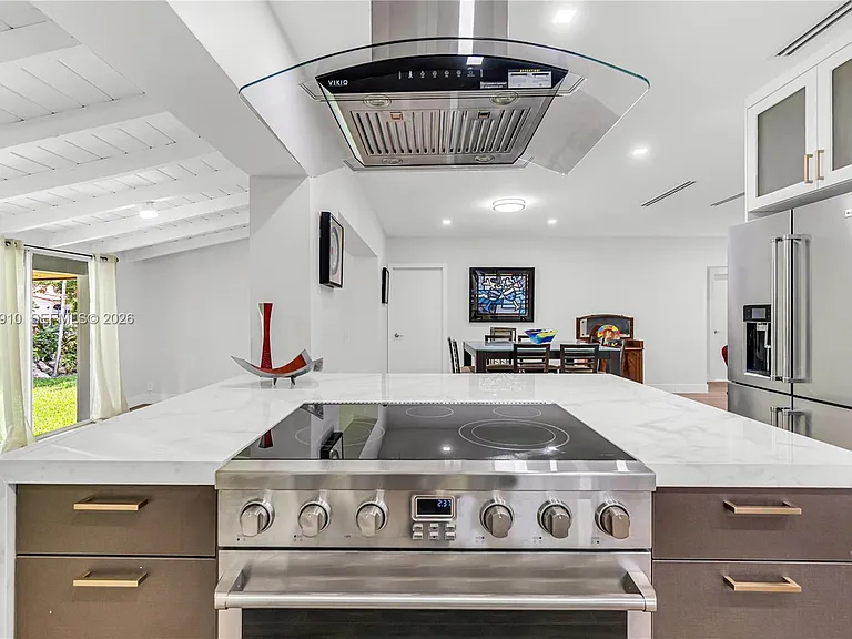1015 Pizarro St — Photo 16