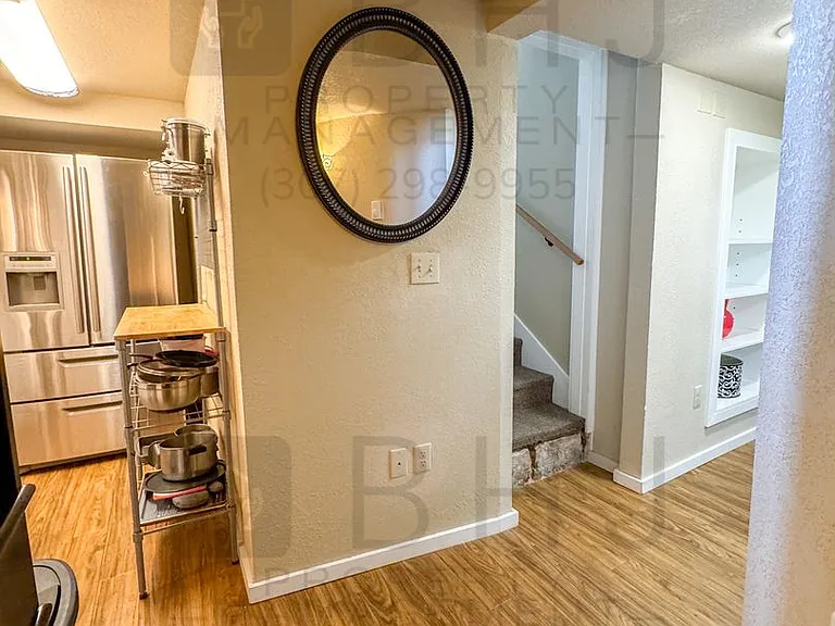 372 W Loucks St — Photo 6