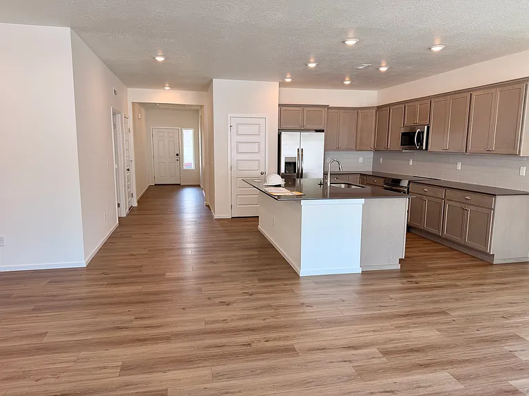 16639 E 30th Ln — Photo 7
