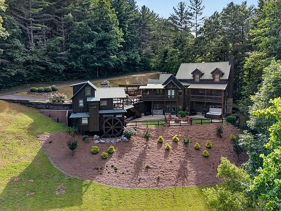 5th image of 24 Twin Lakes Dr