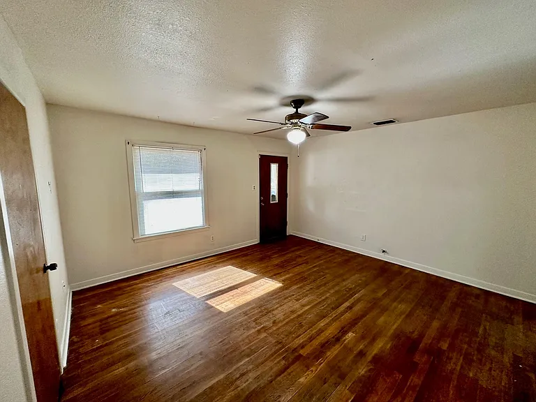 931 Cheatham St — Photo 7
