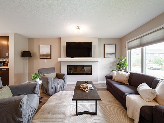 3rd image of 3211 Cherry Cres SW