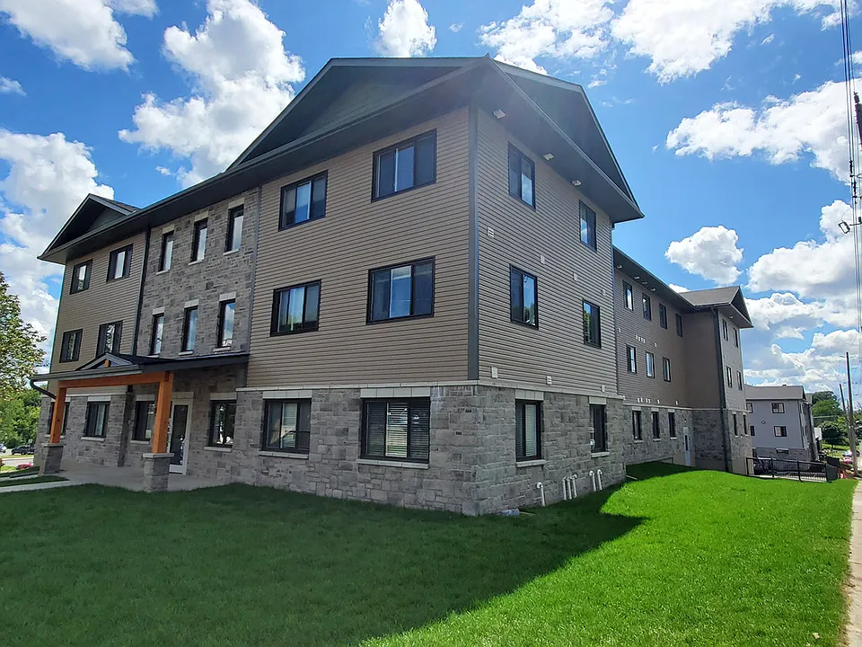 20 Clarissa St