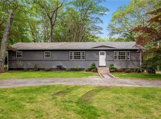 226 Quaker Ln, Scituate, RI 02857