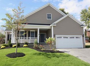 67 Waverly Cir, Watervliet, NY 12189