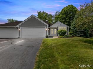 766 Clarewood Ct, Holland, MI 49423