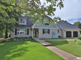 525 N Hushaw Ave, Chillicothe, IL 61523
