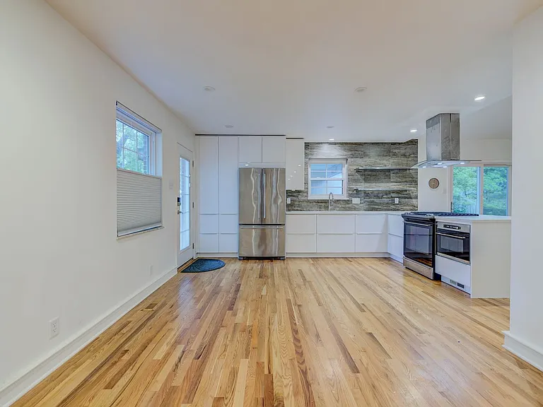 10602 Tioga Ct — Photo 19