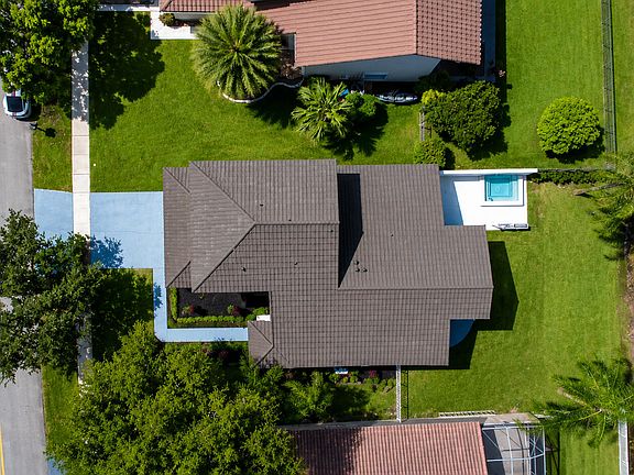 3rd image of 261 SW 178th Way