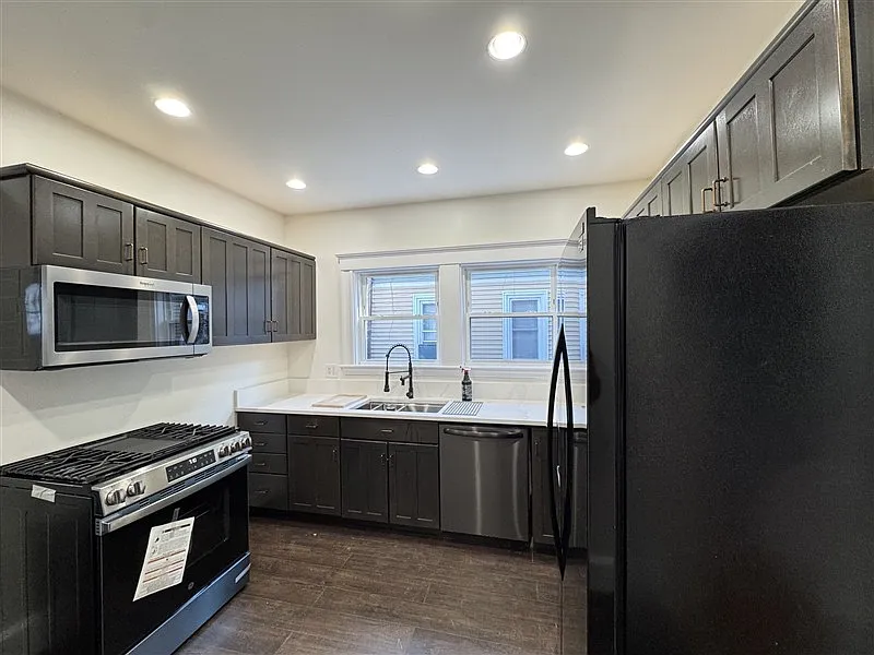 305 Alewife Brook Pkwy