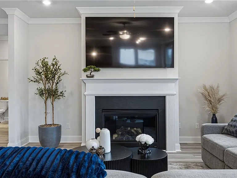 3168 Shirecrest Ln — Photo 18