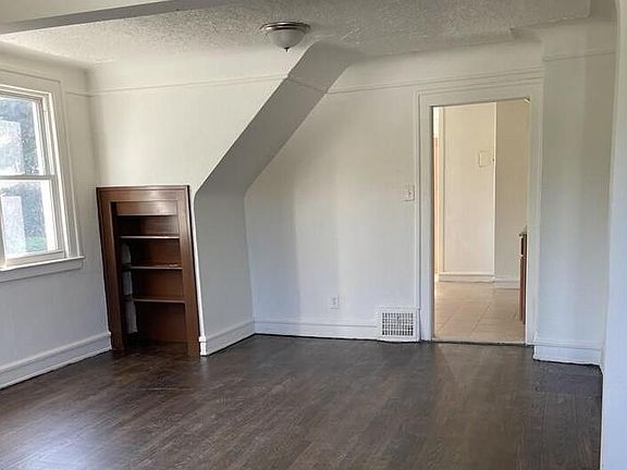 5th image of 3918 High St