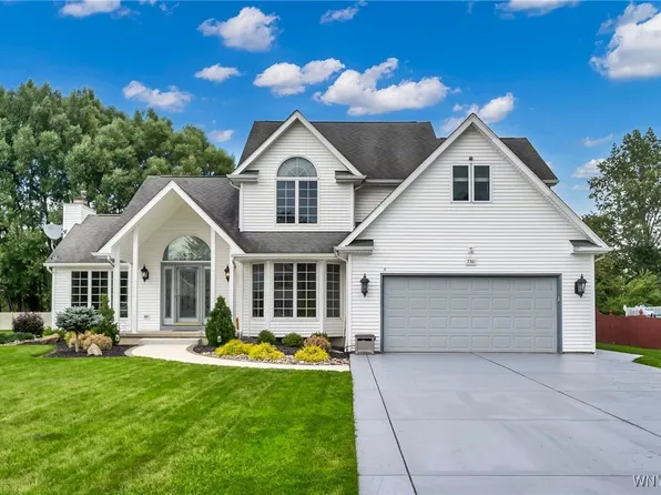 7361 Balla Dr, North Tonawanda, NY 14120