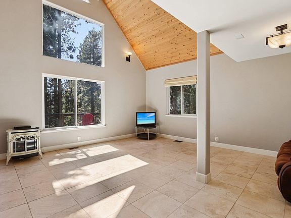 4th image of 51348 Jeffery Pine Dr