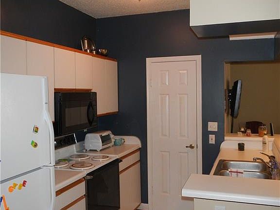 5th image of 3208 Jade Ct APT 201