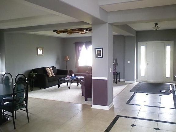 Living Room, foyer/front door view