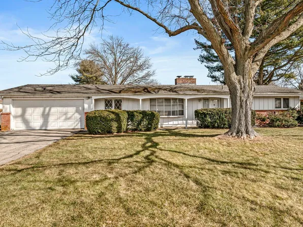 59430 Ireland Trl, Mishawaka, IN 46544