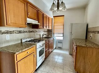 1811 21st Rd #2, Astoria, NY 11105