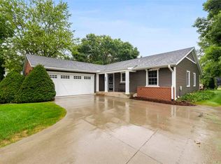 140 Country Club Rd, Williamsburg, IA 52361