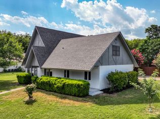 1723 W Doyle St, Granbury, TX 76048