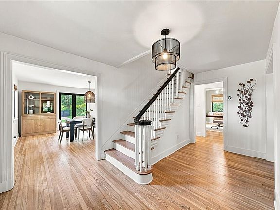 2nd image of 22 Priscilla Ln