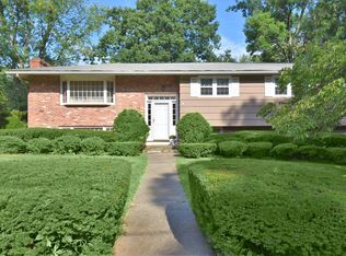 6 Countryside Ln, Walpole, MA 02081