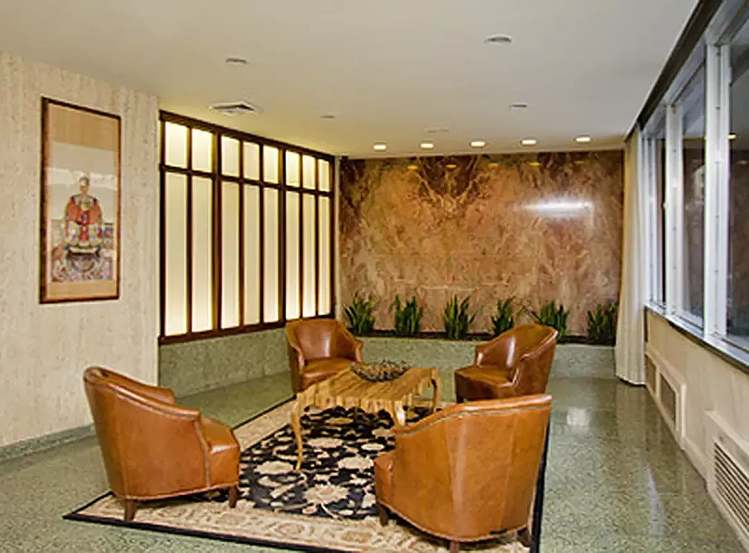 435 W 57th St — Photo 2