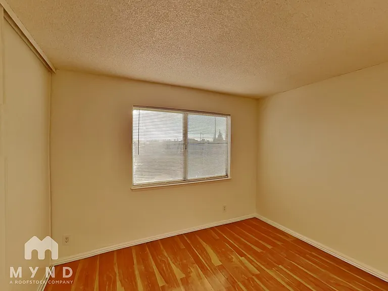 6290 Bancroft Ave — Photo 14