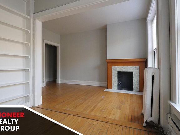 4th image of 438 W Belden Ave APT 16