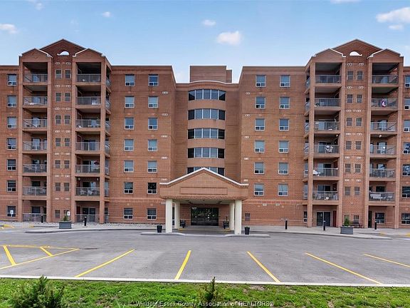 3rd image of 3915 Southwinds Dr #203