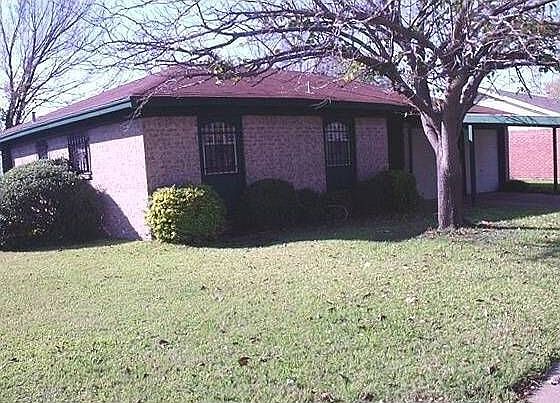 1st image of 737 Windsor Dr